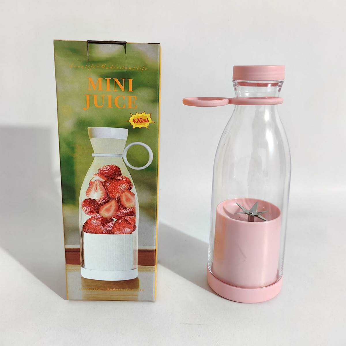 Portable Blender, Portable Blender for Shakes and Smoothies , Magnetic USB Fast