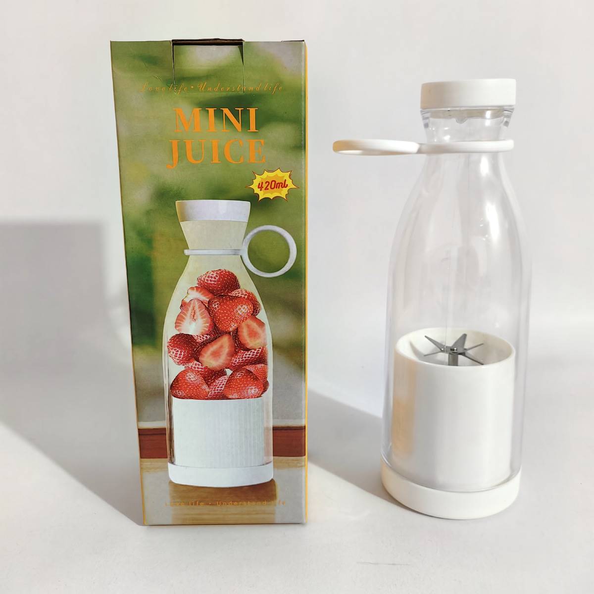 Portable Blender, Portable Blender for Shakes and Smoothies , Magnetic USB Fast
