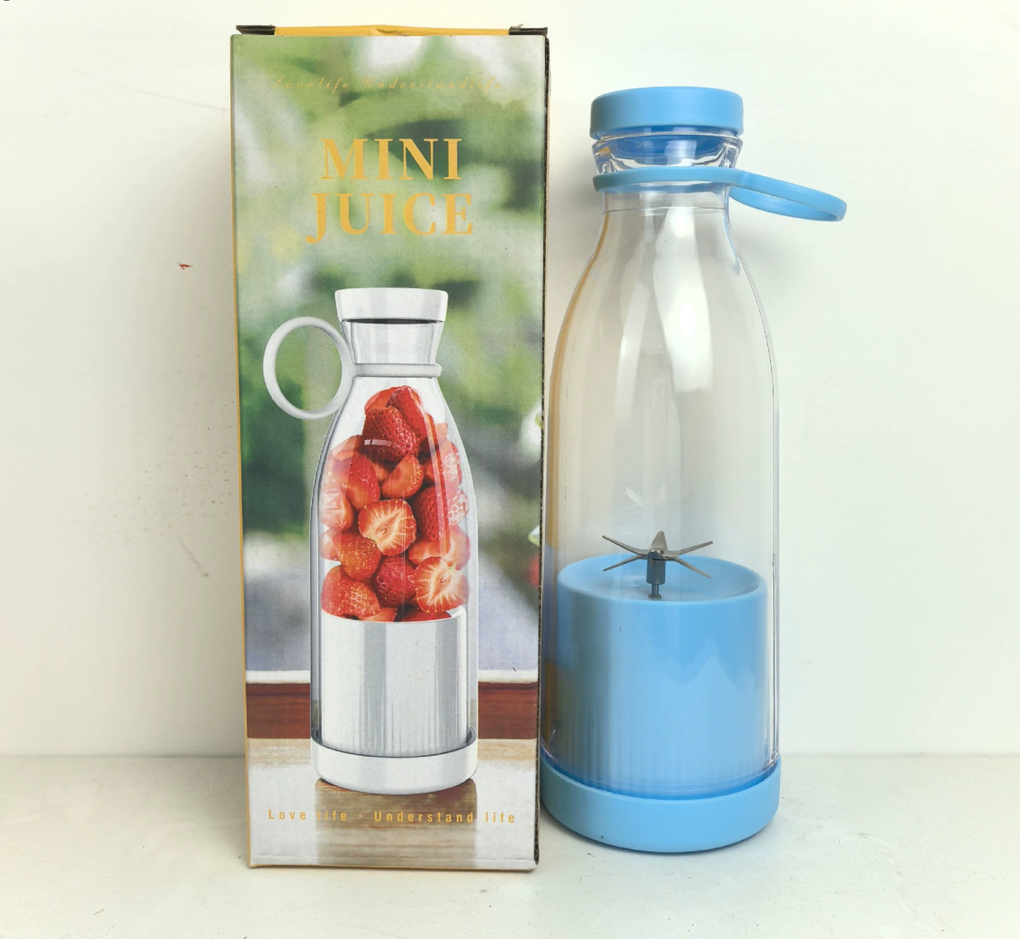 Portable Blender, Portable Blender for Shakes and Smoothies , Magnetic USB Fast